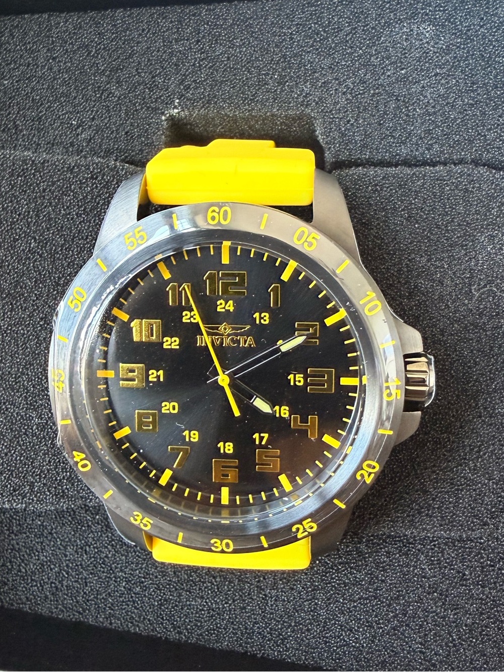 Invicta Pro Diver Stratus Men's Watch - 45mm. Yellow (40006)